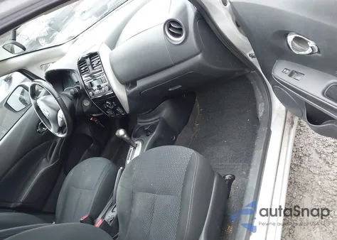 2015 Nissan Versa Note S (Sr)/S Plus/Sl/Sr/Sv z USA, uszkodzony, nr VIN 3N1CE2CP5FL381202